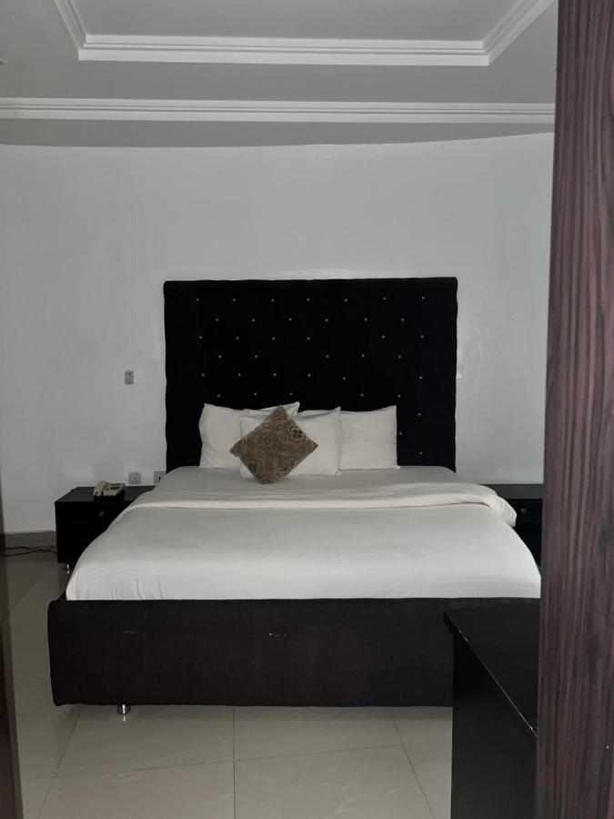 Grand Palazzo Hotel Gwarimpa Абуджа Екстер'єр фото